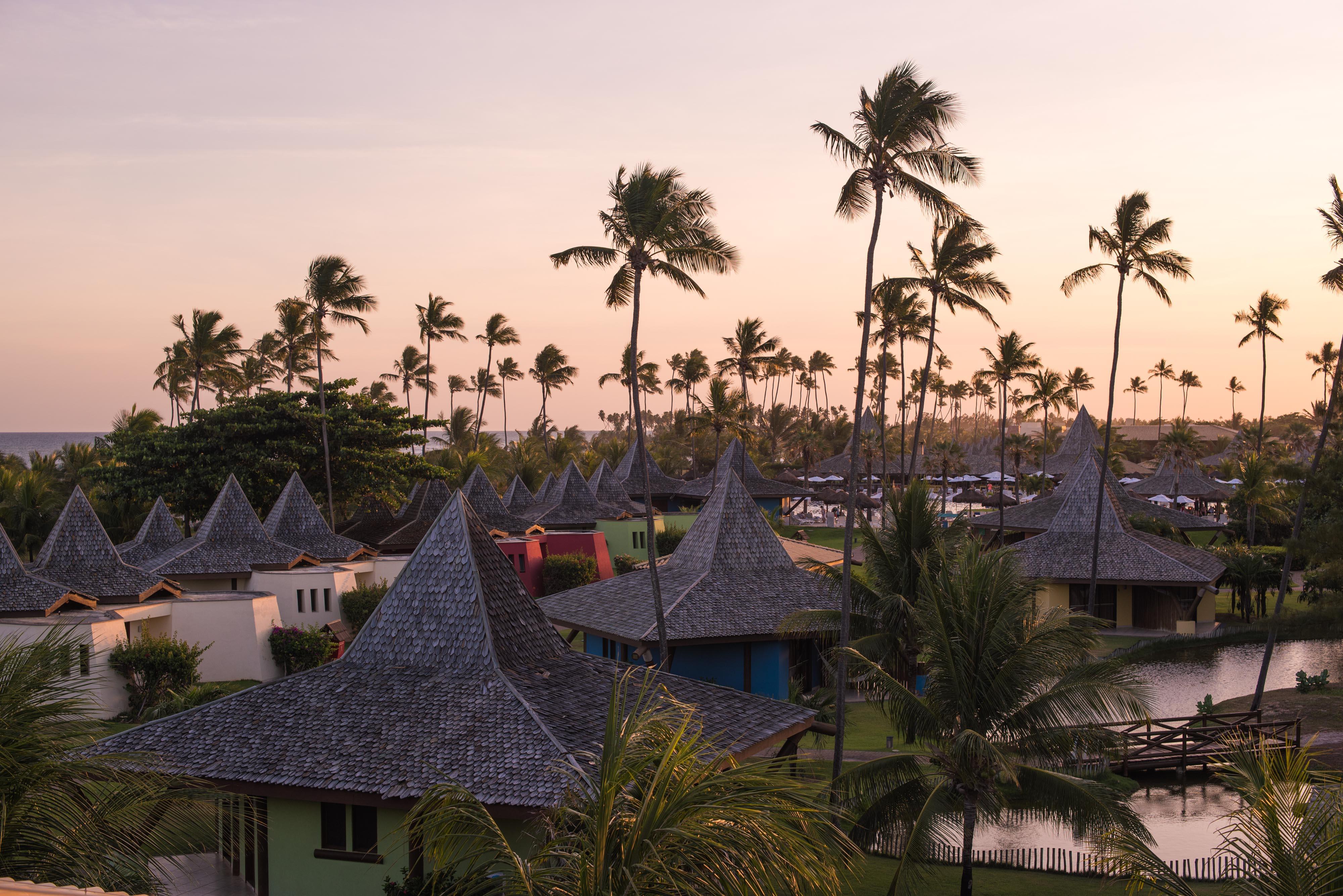 Vila Gale Resort Mares Guarajuba Luaran gambar Sunset at the Hilton Moorea
